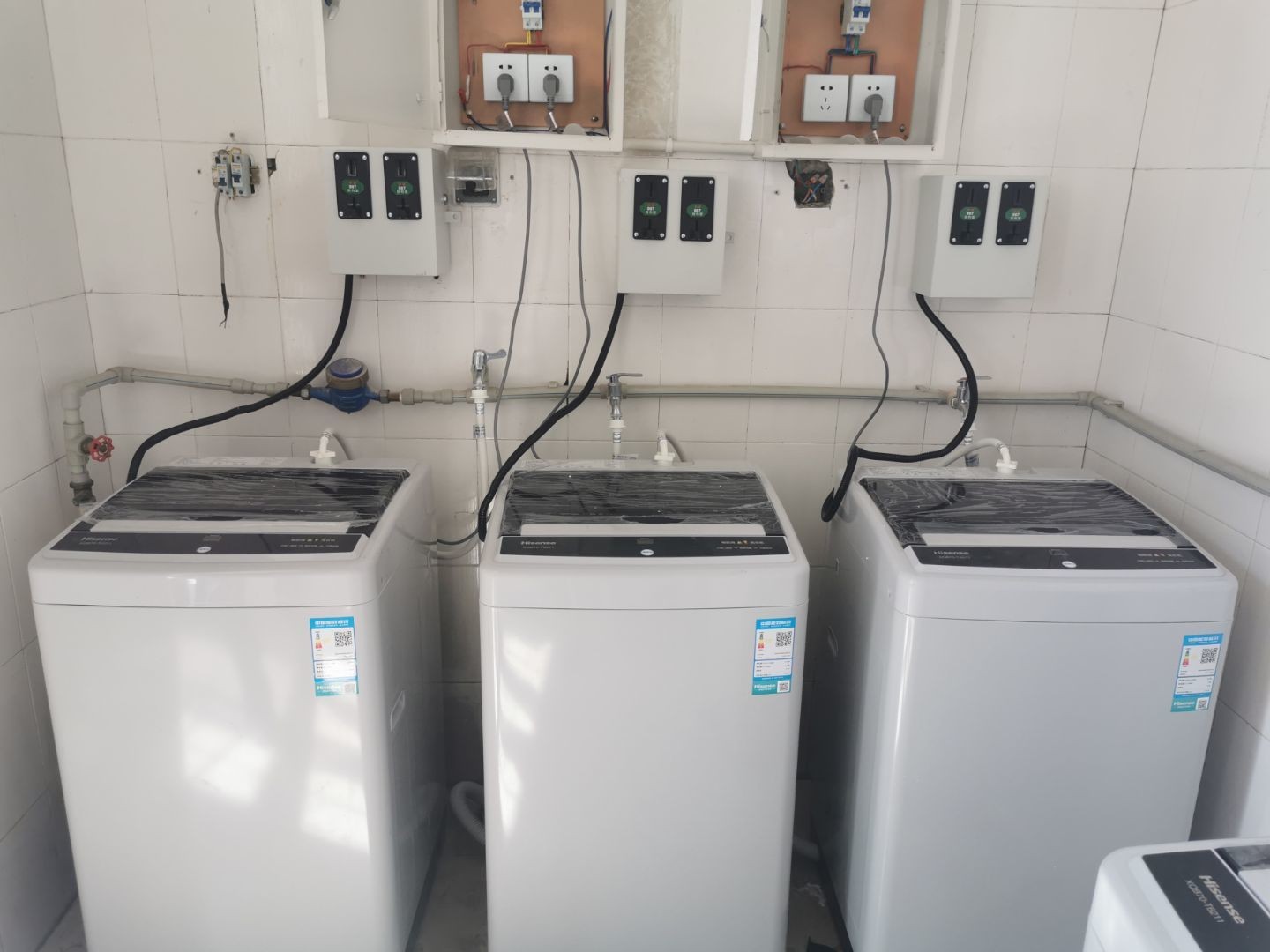 西昌學(xué)院智能共享洗衣機(jī)安裝項(xiàng)目順利完成！